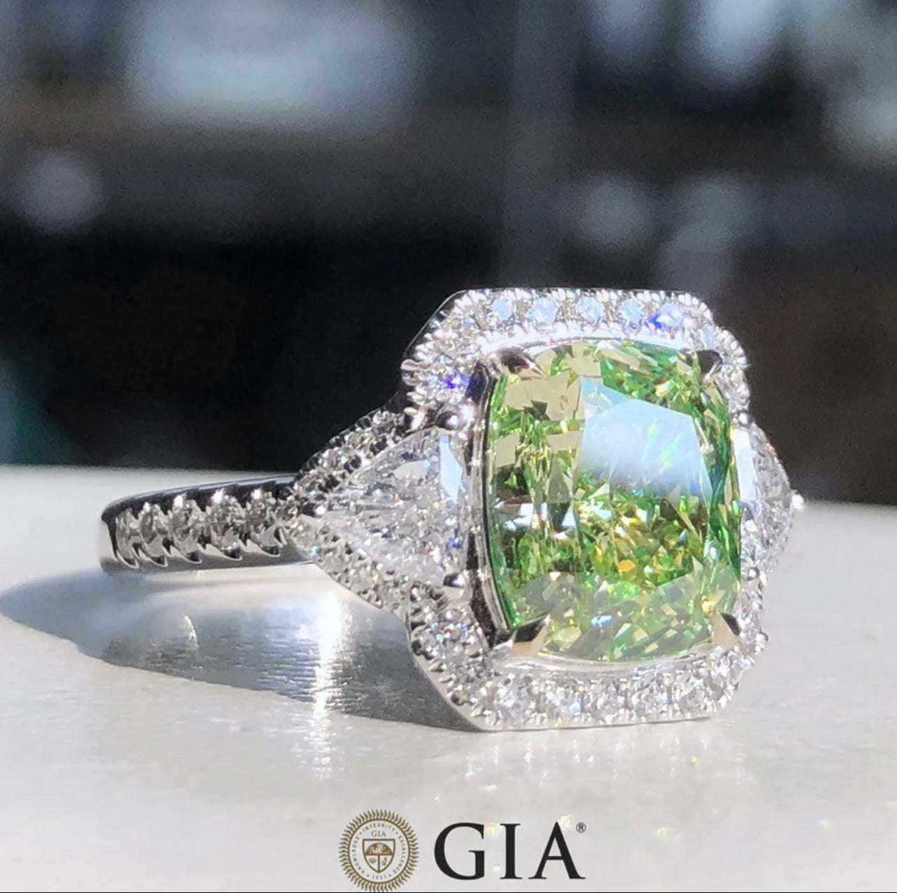 Very Very Rare 8.00 Carat Fancy Vivid Green Diamond Flawless Type 2 GIA
