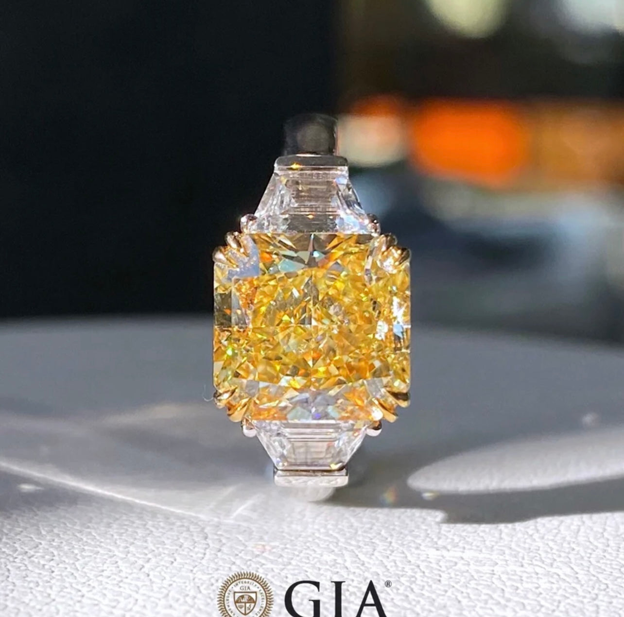 (Argyle Diamond)beautifully Hand Crafted and Designed in Swiss Exclusively Made 6.00 Carat Fancy Vivid Yellow Diamond Ring GIA Dossier
