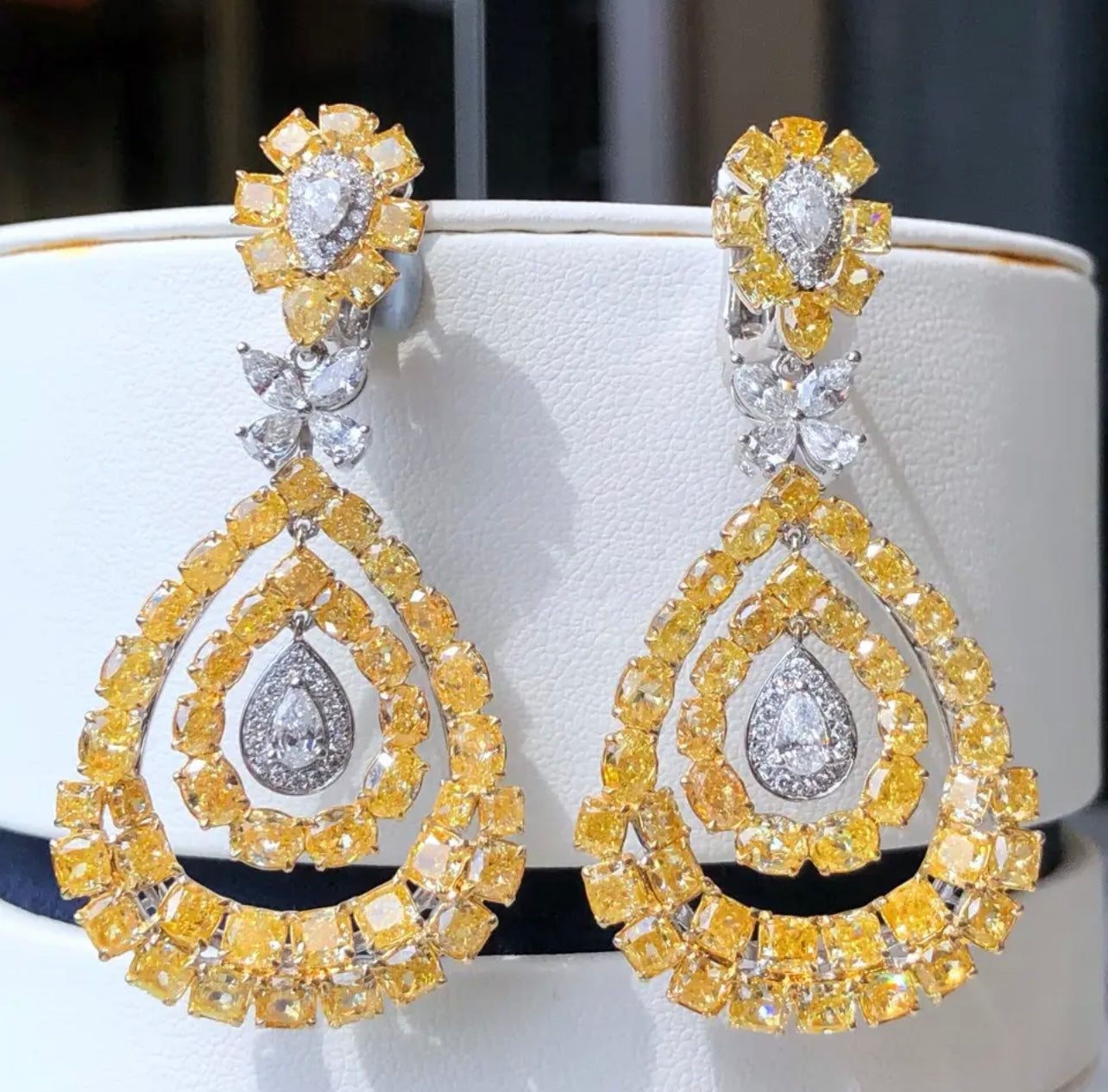 12 Carats Fancy Vivid Diamond Earrings VVS1 GIA Dossier