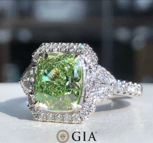 Very Very Rare 8.00 Carat Fancy Vivid Green Diamond Flawless Type 2  GIA