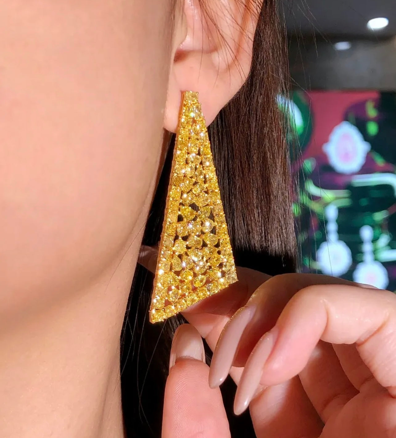 Rare 100 Carats Argyle Fancy Vivid Yellow Diamond Earrings The Exclusive Craftsmanship Edition