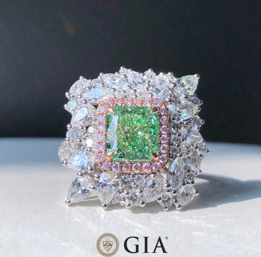Very Beautiful Rare and Amazing 4.00 Carat Fancy Vivid Green Diamond in Brilliant Princess Cut Flawless Clarity Type 2A Diamond GIA Dossier