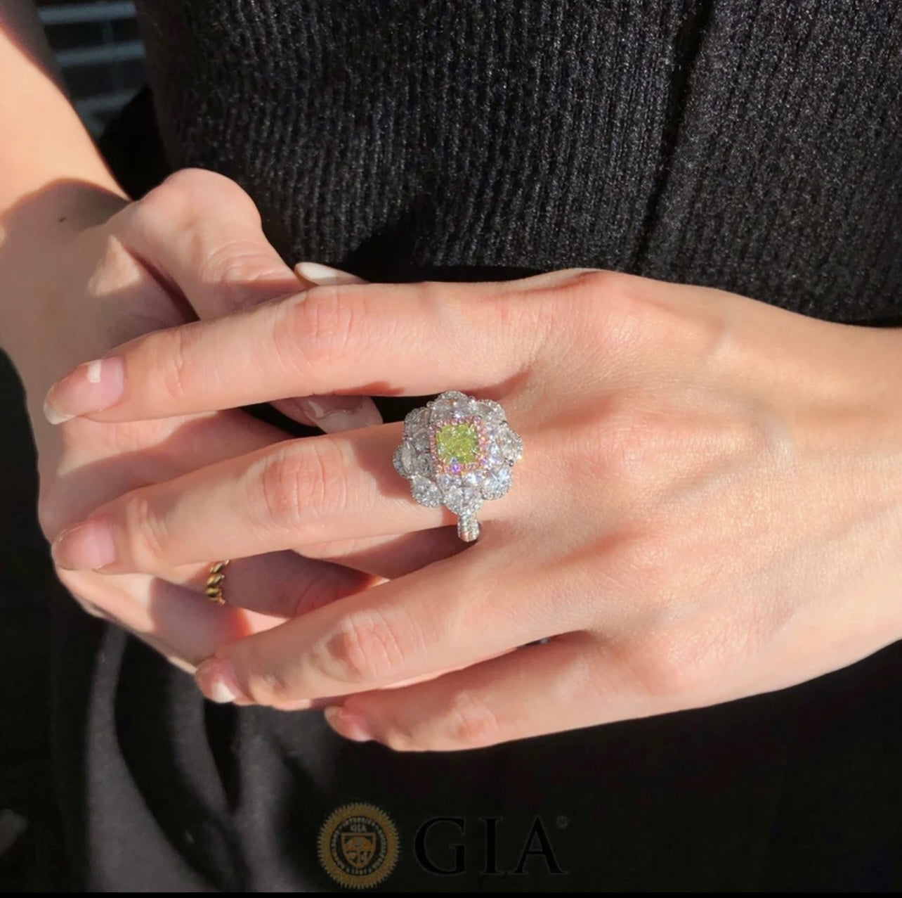 Rarest Vivid Green Princess Cut Diamond Ring and Necklace Clarity IF Set with Solid 18K White Gold all Natural Earth Mined GIA Certificate Dossier.